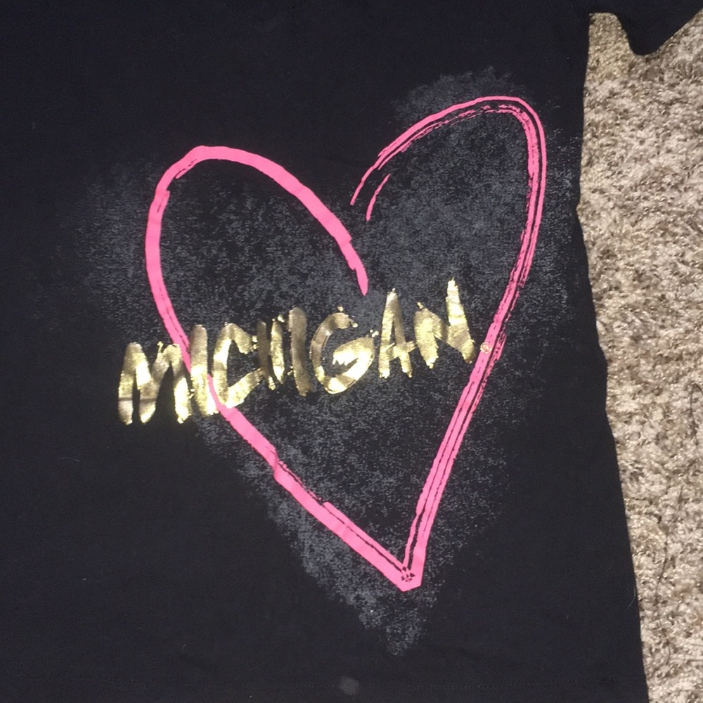 Campus Couture Michigan Love V Neck - Picture 2 of 3